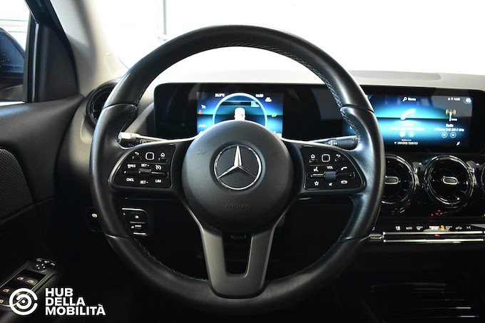 MERCEDES-BENZ GLA 180 d Automatic Business